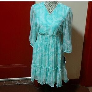 Maison Tara Women 3/4 Sleeve White and Blue Pullover Dress SZ 8